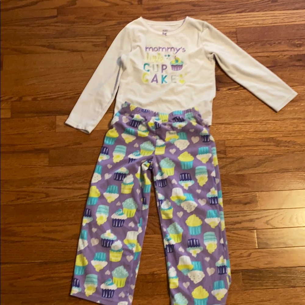 Carter’s mommy’s little cupcake pajamas